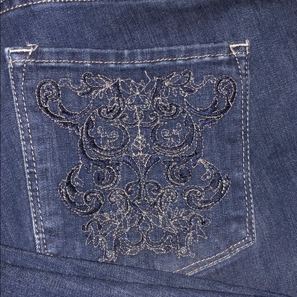 Medium/Dark Blue Jean Capri - Picture 3 of 4